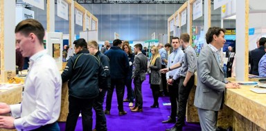 People at Innovation alley at Smart Factory Expo