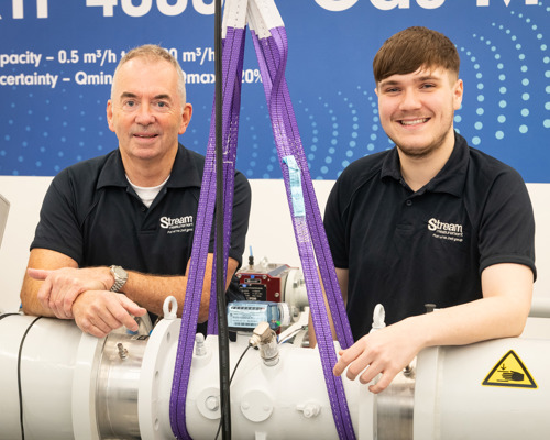 5 Ltor Bob Ashton, Engineer (Stream Measurement) And Joe Hewson, Apprentice Engineer (Stream Measurement)